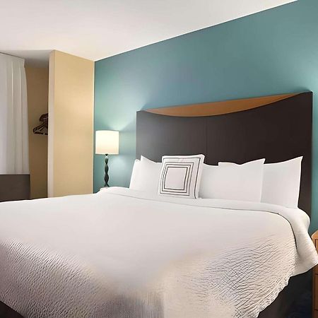 Dubuque Inn & Suites Buitenkant foto