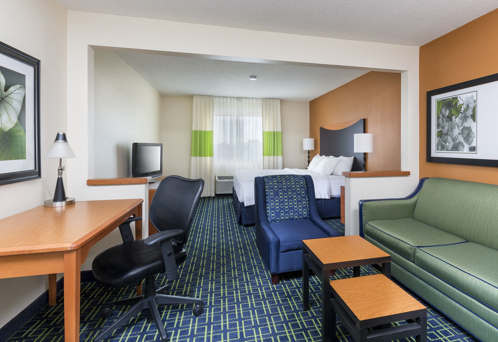 Dubuque Inn & Suites Buitenkant foto